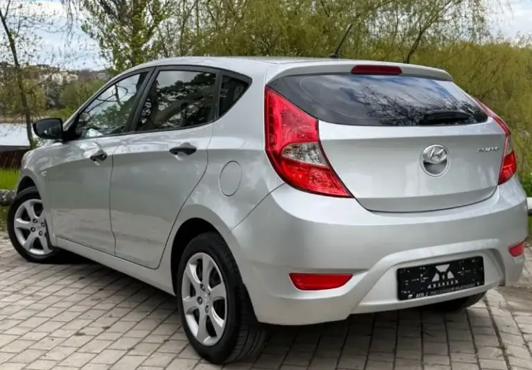 Продам hyundai solaris
Год выпуска:2014
Родной пробег 165.000 тсч км
Объем двигателя: 1,6 123.лс
Кпп механика
Отличная комплектация:
Кондиционер
Датчик света, abs, esp,
Подогрев сидений,
Мульти руль,
4.Эл стекла подъемника,
Электро зеркала,
Подушки безопасности,
Хорошая акустика, парктроники,
Сигнализация,
Кузов в идеальном состоянии, без дтп!, автотека✅ 2 хозяина за всё время эксплуатации.
Рыжиков вздутия и прочего
Нет от слова совсем!
Техническии авто вложений не требует.
Своевременное сезонное обслуживание, заправка и замена фильтров.
Автомобиль без вложения!!
По запросу скину видео обзор.
По документам полный порядок.
Цена 840.000.р возможен торг реальному покупателю!
Номер телефона
+7949-693-58-50
Г. Донецк
📲 Tg: grisha
📞 Звоните: +7(949)6935850 - фотография - 3