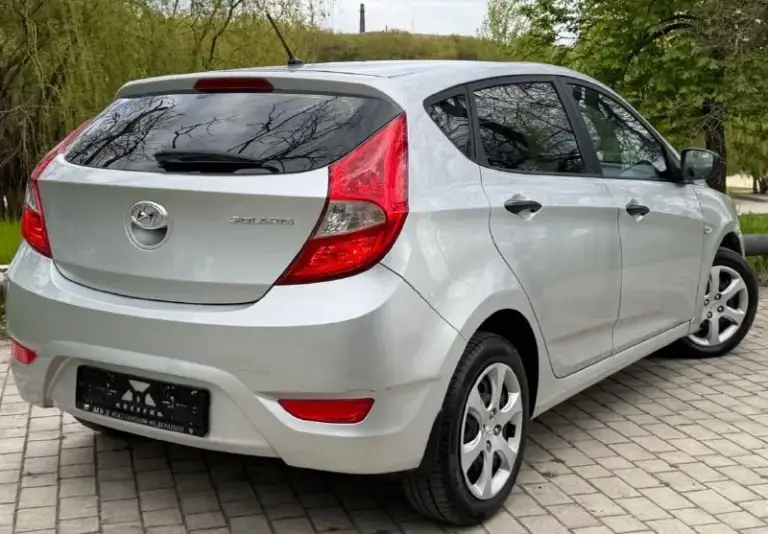 Продам hyundai solaris
Год выпуска:2014
Родной пробег 165.000 тсч км
Объем двигателя: 1,6 123.лс
Кпп механика
Отличная комплектация:
Кондиционер
Датчик света, abs, esp,
Подогрев сидений,
Мульти руль,
4.Эл стекла подъемника,
Электро зеркала,
Подушки безопасности,
Хорошая акустика, парктроники,
Сигнализация,
Кузов в идеальном состоянии, без дтп!, автотека✅ 2 хозяина за всё время эксплуатации.
Рыжиков вздутия и прочего
Нет от слова совсем!
Техническии авто вложений не требует.
Своевременное сезонное обслуживание, заправка и замена фильтров.
Автомобиль без вложения!!
По запросу скину видео обзор.
По документам полный порядок.
Цена 840.000.р возможен торг реальному покупателю!
Номер телефона
+7949-693-58-50
Г. Донецк
📲 Tg: grisha
📞 Звоните: +7(949)6935850 - фотография - 4