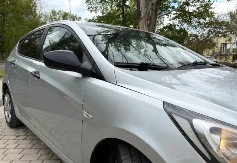 Продам hyundai solaris
Год выпуска:2014
Родной пробег 165.000 тсч км
Объем двигателя: 1,6 123.лс
Кпп механика
Отличная комплектация:
Кондиционер
Датчик света, abs, esp,
Подогрев сидений,
Мульти руль,
4.Эл стекла подъемника,
Электро зеркала,
Подушки безопасности,
Хорошая акустика, парктроники,
Сигнализация,
Кузов в идеальном состоянии, без дтп!, автотека✅ 2 хозяина за всё время эксплуатации.
Рыжиков вздутия и прочего
Нет от слова совсем!
Техническии авто вложений не требует.
Своевременное сезонное обслуживание, заправка и замена фильтров.
Автомобиль без вложения!!
По запросу скину видео обзор.
По документам полный порядок.
Цена 840.000.р возможен торг реальному покупателю!
Номер телефона
+7949-693-58-50
Г. Донецк
📲 Tg: grisha
📞 Звоните: +7(949)6935850 - фотография - 5
