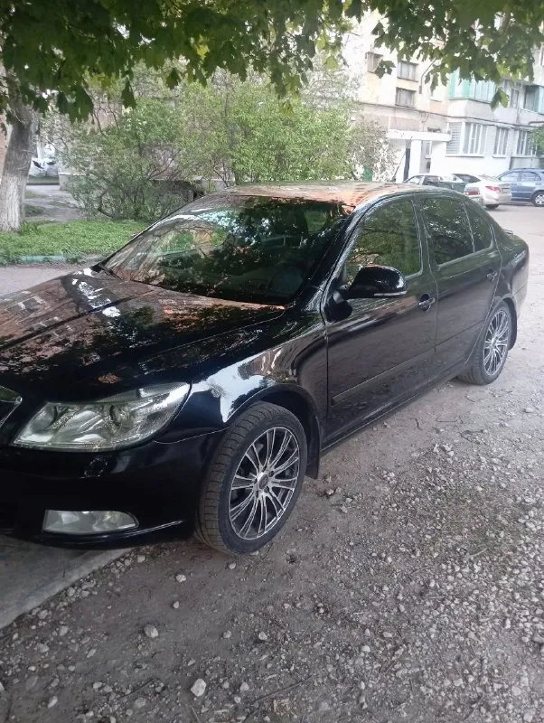 Продам шкода октавия а5 коробка автомат дсг 2010г в эксплуатации 2011г пробег 252000 притертая правая сторона из за этого цена 630000 торг. В придачу зимняя резина +79494012583 - фотография - 5