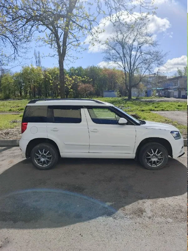 Продаю авто skoda йети 2014 года, 105 л. С. 1,2 турбо, бензин, 6 ступка механика, передний привод, высокий клиренс, хороший городской паркетник, по кузову в хорошем состоянии, ходовка не стучит и не гремит, салон в хорошем состоянии, пробег 206тыс. Км, много чего сделано, из недавнего поменял броне провода, свечи иридиевые, заменил масло в двигателе и в коробке, маленький расход топлива, цена 870 т. Руб. , без залогов, штрафов, и прочего, оформление без проблем город донецк +79496842358
📞 Звоните: +7(949)6842358 - фотография - 3