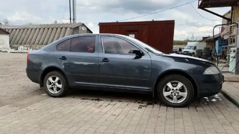 Продается skoda octavia серого цвета, 2008 года выпуска, с пробегом 266 000 километров. Автомобиль имеет 3-х собственников в птс, объем двигателя составляет 1,6 литра, мощность - 102 лошадиные силы. Тип двигателя - бензиновый, коробка передач - механическая, привод - передний.

Автомобиль оснащен антиблокировочной системой (abs) и бортовым компьютером, а также электростеклоподъемниками и электрозеркалалами.
Цена 750 000
Тел. +79494035641 - фотография - 4