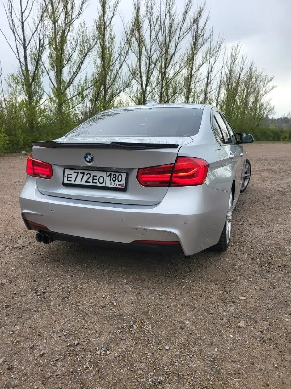 Продам, bmw f30,стала на учёт 2016, авто технически в идеальном состоянии, за авто слежу, не каких вложений не требует, масло в двигателе замена каждые 5-6тыс мотюль, в коробке заменено масло 100км назад, оригинал фильтр и масло, колодки зад брембо, перед купил ну там 70% ещё отдам на запас, без ошибок и тд, сделан стейдж в районе 300 сил в ней, выхлоп с!отстрелами и заслонокой сделан хорошо не надоедает, по комплектации, м обвес, датчик света дождя, клима контроль 2х зонный, люк, кожа, м руль, жк приборка в!стиле м (3 режима оформление)парктроники перед зад, камера заднего вида,3 режима езды eco, sport, comfort, авто в достойном состоянии, продажа вообще не срочная рассмотрю обмен!цена 2.200 руб +79495144445
📞 🇷🇺 Звоните: +79495144445 - фотография - 5