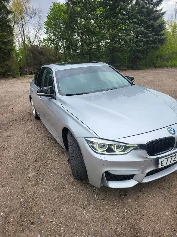 Продам, bmw f30,стала на учёт 2016, авто технически в идеальном состоянии, за авто слежу, не каких вложений не требует, масло в двигателе замена каждые 5-6тыс мотюль, в коробке заменено масло 100км назад, оригинал фильтр и масло, колодки зад брембо, перед купил ну там 70% ещё отдам на запас, без ошибок и тд, сделан стейдж в районе 300 сил в ней, выхлоп с!отстрелами и заслонокой сделан хорошо не надоедает, по комплектации, м обвес, датчик света дождя, клима контроль 2х зонный, люк, кожа, м руль, жк приборка в!стиле м (3 режима оформление)парктроники перед зад, камера заднего вида,3 режима езды eco, sport, comfort, авто в достойном состоянии, продажа вообще не срочная рассмотрю обмен!цена 2.200 руб +79495144445
📞 🇷🇺 Звоните: +79495144445 - фотография - 6