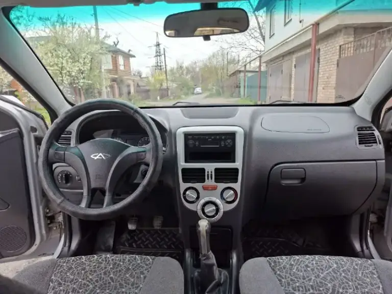 Продается автомобиль chery bonus a13 (2011 года выпуска, пробег оригинальный - 179 000 км) я хозяин автомобиля, во владении 2 года. Автомобиль в хорошей комплектации: есть кондиционер, подогрев передних сидений, бортовой компьютер, электростеклоподъёмники, гур, abs, электро регулировка зеркал сам автомобиль в хорошем состоянии - двигатель полностью обслужен, работает отлично - кпп включает без проблем - по ходовой все в порядке, ничего не гремит и не стучит - днище целое, без дыр, в хорошем состоянии - по электрике все исправно работает - нет никаких ошибок по системе - новая летняя резина - неплохая музыка - все расходники заменены - лобовое и другие стека заводские - ухоженный салон - печка греет на отлично - в дтп не участвовала - по документам все впорядке, на вас на учет станет без проблем по машине было многое сделано: стоит новое сцепление, передние амортизаторы, радиатор охлаждения, радиатор печки и многое другое, дополнительное расскажу по телефону. Обращаться п
📞 Звоните: +7(949)3033139 - фотография - 1