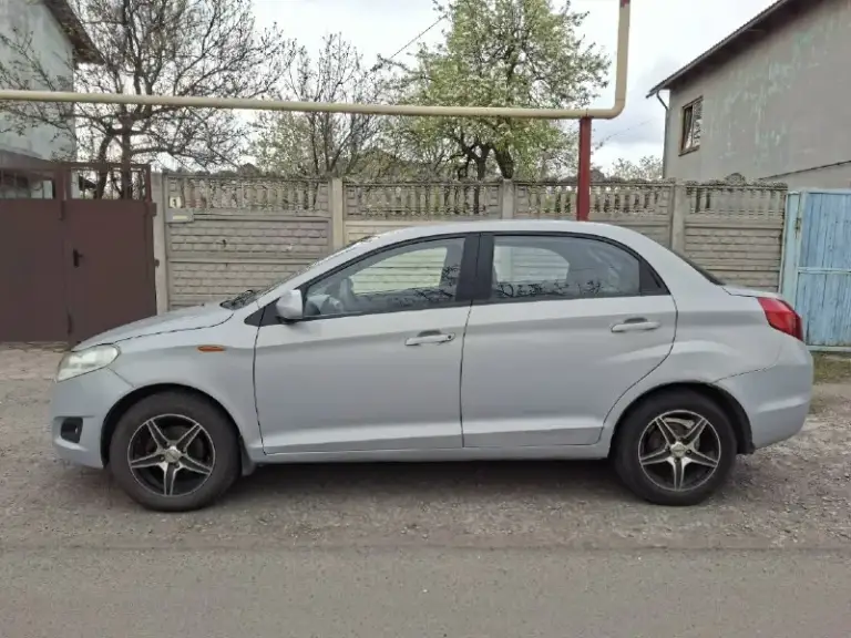 Продается автомобиль chery bonus a13 (2011 года выпуска, пробег оригинальный - 179 000 км) я хозяин автомобиля, во владении 2 года. Автомобиль в хорошей комплектации: есть кондиционер, подогрев передних сидений, бортовой компьютер, электростеклоподъёмники, гур, abs, электро регулировка зеркал сам автомобиль в хорошем состоянии - двигатель полностью обслужен, работает отлично - кпп включает без проблем - по ходовой все в порядке, ничего не гремит и не стучит - днище целое, без дыр, в хорошем состоянии - по электрике все исправно работает - нет никаких ошибок по системе - новая летняя резина - неплохая музыка - все расходники заменены - лобовое и другие стека заводские - ухоженный салон - печка греет на отлично - в дтп не участвовала - по документам все впорядке, на вас на учет станет без проблем по машине было многое сделано: стоит новое сцепление, передние амортизаторы, радиатор охлаждения, радиатор печки и многое другое, дополнительное расскажу по телефону. Обращаться п
📞 Звоните: +7(949)3033139 - фотография - 8