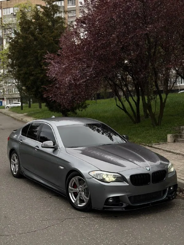 Bmw 5 серия f10 2011 год!
Автомобиль в достойном состоянии
Двигатель 3.0 бензин — работает ровно и стабильно, без нареканий: не дымит, масло не расходует, уверенная динамика.
— Без нареканий
Ходовая — мячик, без лишних звуков
💎 Салон в хорошем состоянии:
Богатая комплектация.
🚘 В м-пакете
📍 Осмотр: донецк
🔄 Возможен обмен
💳 Возможна продажа в кредит
💰 Цена: 1 450 000 (торг быстрым)
☎️ +7 949 453-80-40
☎️ +7 949 742-53-98
📞 Звоните: +7(949)4538040 - фотография - 2