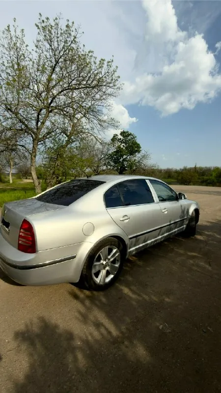 Продам skoda superb год: 2007 двигатель: 2.5 tdi (v6, турбо) мощность: сток 163 л. С. → прошит до 190 л. С. (без вреда ресурсу) коробка: классический автомат zf 5hp19 (гидротрансформатор) - надёжный и ремонтопригодный, не dsg привод: передний пробег: 191 т. Км состояние: технически полностью исправна. Двигатель работает ровно, масло не жрёт, турбина живая. Автомат переключается мягко, без толчков. Есть моменты по лакокрасочному покрытию. Комплектация: • салон кожаный (хорошее состояние, без порывов) • элекрорегулировка передних сидений и зеркал • подогрев всех сидений + зеркал • климат-контроль • круиз-контроль, abs, esp • датчик дождя • заводской биксенон (линзы новые - светит отлично) по машине много чего сделано, при встрече расскажу. Документы: птс оригинал, 2 ключа, не залог, не такси. Vin предоставлю. Осмотр г. Шахтерск цена: 800 000 ₽ (торг возможен только при осмотре и при виде реальных денег, без пустых предложений) +7 949 708 32 62
📞 Звоните: +7(949)7083262 - фотография - 2