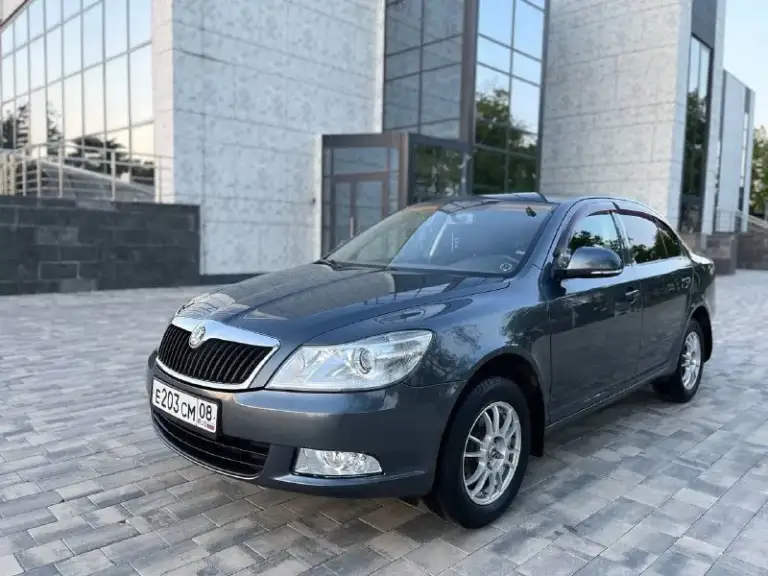 Продам skoda octavia а5 1.6 мкпп пробег 165000 тыс авто в идеальном состоянии и эксплуатация без дтп весь автомобиль в родной краски техническая часть полностью обслуживания требует никаких вложений, установлен новая резина отличная android магнитола камера заднего вида состояние машины идеальное во всех смыслах этого слова, осмотр город мариуполь цена 935000 тыс рублей по всем вопросам звоните, +79490261919
📞 Звоните: +7(949)0261919 - фотография - 2