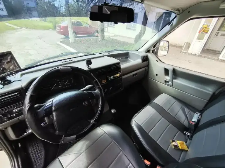 Продаю volkswagen transporter t4 год выпуска: 1998 двигатель: 2.5 пробег: 511436 состояние: хорошие состояние для своих лет, я хозяин владею 7лет, ходовая мотор в хорошем состоянии без вложений. Длинная база по документам грузопасажир есть второй ряд сидений. Прицепное вписанно в птс. Цена: 700000 без торга есть 2 комплекта резины на дисках. +79508533289 +79496169105 торез
📞 Звоните: +7(949)6169105 - фотография - 6