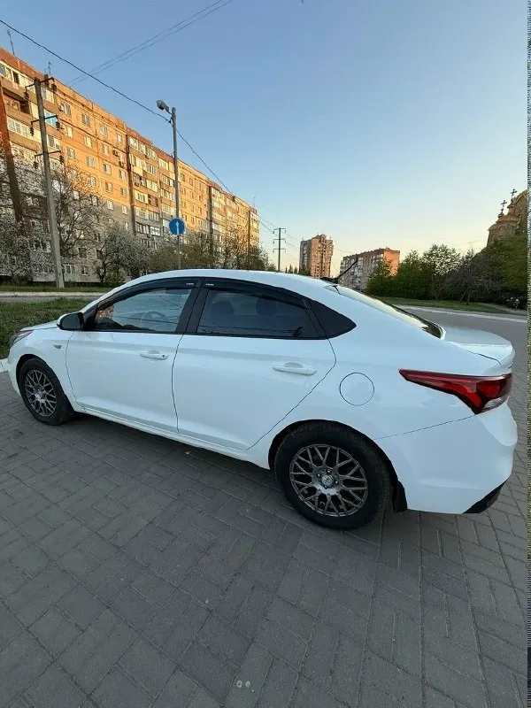 Hyundai solaris 2, 1.6 at, 2017 г. В. Учет 180 регион, заводской окрас hyundai солярис оригинал птс. 2 собственника. Пробег 190 тыс. Км. Автомобиль в заводском окрасе! Кондиционер, бортовой компьютер, управление мультимедиа на руле, подогрев всех сидений, подогрев руля, электрорегулировка зеркал, 4 электростеклоподьемника, центральный замок, датчик дождя, датчик света. Ходовая часть полностью обслужена, ничего не гремит, не стучит и т. Д. Двигатель, акпп работает без нареканий. Бережная безаварийная эксплуатация. Автомобиль в прекрасном состоянии, как внешне, так и технически! Цена 1.140.000 торг присутствует +79493464203
📞 Звоните: +7(949)3464203 - фотография - 2