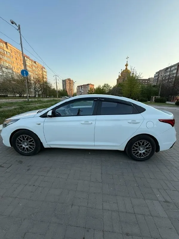 Hyundai solaris 2, 1.6 at, 2017 г. В. Учет 180 регион, заводской окрас hyundai солярис оригинал птс. 2 собственника. Пробег 190 тыс. Км. Автомобиль в заводском окрасе! Кондиционер, бортовой компьютер, управление мультимедиа на руле, подогрев всех сидений, подогрев руля, электрорегулировка зеркал, 4 электростеклоподьемника, центральный замок, датчик дождя, датчик света. Ходовая часть полностью обслужена, ничего не гремит, не стучит и т. Д. Двигатель, акпп работает без нареканий. Бережная безаварийная эксплуатация. Автомобиль в прекрасном состоянии, как внешне, так и технически! Цена 1.140.000 торг присутствует +79493464203
📞 Звоните: +7(949)3464203 - фотография - 4