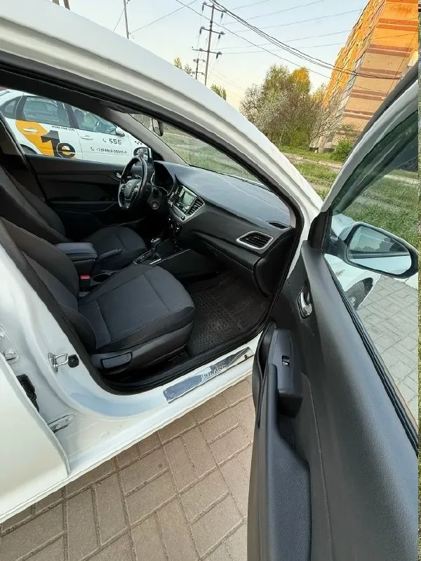 Hyundai solaris 2, 1.6 at, 2017 г. В. Учет 180 регион, заводской окрас hyundai солярис оригинал птс. 2 собственника. Пробег 190 тыс. Км. Автомобиль в заводском окрасе! Кондиционер, бортовой компьютер, управление мультимедиа на руле, подогрев всех сидений, подогрев руля, электрорегулировка зеркал, 4 электростеклоподьемника, центральный замок, датчик дождя, датчик света. Ходовая часть полностью обслужена, ничего не гремит, не стучит и т. Д. Двигатель, акпп работает без нареканий. Бережная безаварийная эксплуатация. Автомобиль в прекрасном состоянии, как внешне, так и технически! Цена 1.140.000 торг присутствует +79493464203
📞 Звоните: +7(949)3464203 - фотография - 9