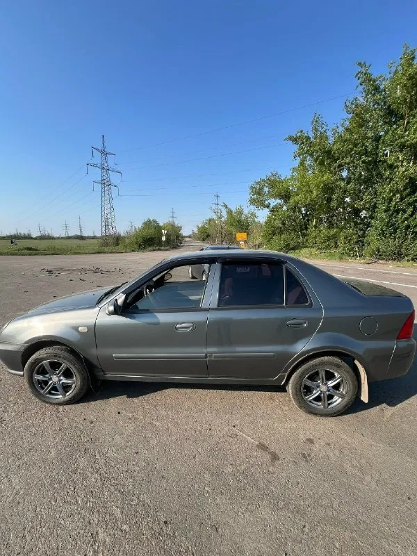 Geely ck (otaka) 1.5 механика
Год 2008
Пробег 100.км 1 владелец (птс оригинал)
Автомобиль в хорошем состоянии как внешне так и технически!
Подогрев зеркал
Стеклоподъемники 4 двери
Магнитофон, usb 6 динамиков
Два ключа
Кондиционер рабочий
Сервисная книга
Два комплекта шин + диски (лето и зима)
Два комплекта ковриков, много новых запчастей в подарок.
Полная шумоизоляция авто. Сигнализация + центральный замок.
Автомобиль полностью весь обслужен, в данный момент никаких вложений не требует, сел поезал.
Хороший вариант для первой машины.
Цена 300.000т. Руб разумный торг у капота находиться в донецке. Пишите или звоните расскажу, покажу все детальные
+7(949)395-36-06
📞 Звоните: +7(949)3953606 - фотография - 4