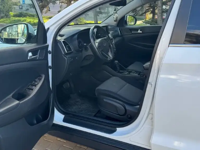 Hyundai tucson рестайлинг
Год выпуска 2019
Двигатель 2.0 бензин
Коробка автомат
Пробег 121 тыс. Км
Автомобиль официал в отличном состоянии,
Кузов без дтп весь в заводском окрасе,
Весь обслужен вложения не какого не требует !
Хорошая комплектация,
Бесключевой доступ,
(Start-stop),
Климат-контроль,
Круиз-контроль,
Датчики света и дождя,
Подогрев руля,
Подогревы сидений,
Парктрони,
Carplay,
Камера заднего вида,
И многое другое.
С документами полный порядок,
Продажа с полным переоформлением в мрэо
Г. Донецк
Цена 1.980 тыс. ₽
Звоните остальное по
+79495210905
📲 Tg: r. B
📞 Звоните: +7(949)5210905 - фотография - 8