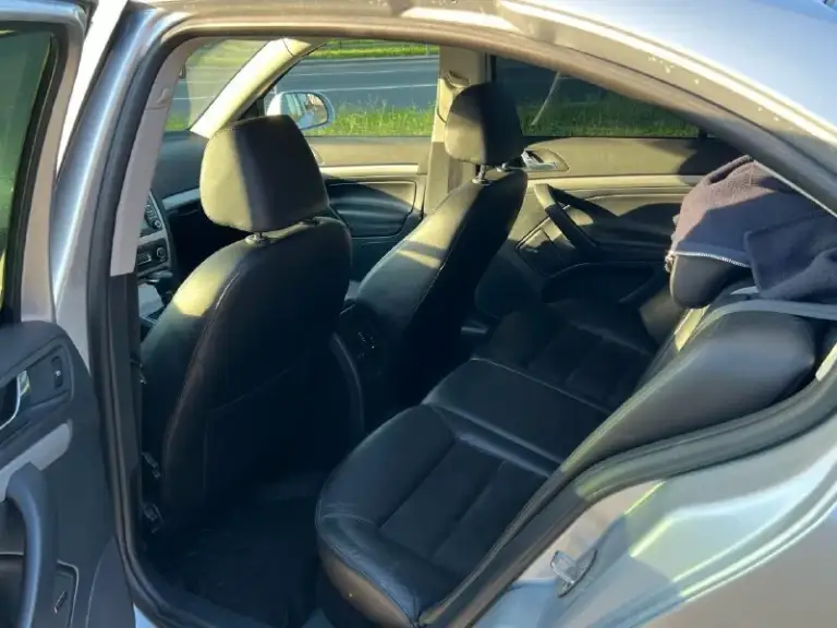 Продам skoda octavia a5 рестайлинг, 1.8 автомат, 2009 г. Родной пробег 203.000 по технике авто на уверенном ходу, состояние сел поехал, все светится и работает, двигатель работает ровно и без лишних звуков, масло не потребляет, коробка листает отлично, не бьет и не воет, ходовка отличная, дорогу держит на твердую пятерку, из последнего были заменены маслоотделитель, задний сальник коленвала, масло в двигателе, фильтра, резина новая лето на 16 литых дисках, по кузову вопросов также нет. Комплектация на комбинированном салоне кожа и алькантара, мультируль, датчик дождя, света, круиз контроль, двухзонный климат контроль, подогрев передних сидений, штатная акустика 12 динамиков. Цена 870.000 рублей. Номер для связи +79493661856
📞 Звоните: +7(949)3661856 - фотография - 3