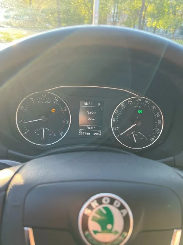 Продам skoda octavia a5 рестайлинг, 1.8 автомат, 2009 г. Родной пробег 203.000 по технике авто на уверенном ходу, состояние сел поехал, все светится и работает, двигатель работает ровно и без лишних звуков, масло не потребляет, коробка листает отлично, не бьет и не воет, ходовка отличная, дорогу держит на твердую пятерку, из последнего были заменены маслоотделитель, задний сальник коленвала, масло в двигателе, фильтра, резина новая лето на 16 литых дисках, по кузову вопросов также нет. Комплектация на комбинированном салоне кожа и алькантара, мультируль, датчик дождя, света, круиз контроль, двухзонный климат контроль, подогрев передних сидений, штатная акустика 12 динамиков. Цена 870.000 рублей. Номер для связи +79493661856
📞 Звоните: +7(949)3661856 - фотография - 5