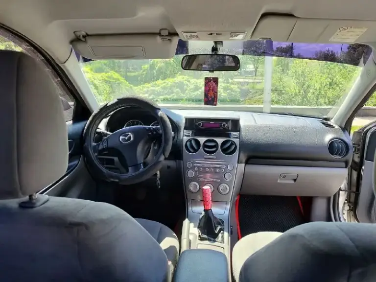 Mazda 6 gg 2004 г. В. Мотор 2.0, 147л/с, на машину денег не жалел. Едет отлично, не дымит, масло от замены до замены доливать не надо. Пробег 214.000 коробка механика 5 ст. , работает отлично. Кузов для своих лет в отличном состоянии, все обработано, без шпаклёвки! Произведена замена цепи месяц назад. В авто есть: круиз контроль, 4 авто эл. Подъемника, гур, abs, стабилизация, эл. Зеркала, климат контроль, подогревы сидений, новые led туманки (свет отличный), установлена хорошая музыка и сабвуфер, все работает! Салон в хорошем состоянии. 18е диски vossen новые без сколов на новой резине + дополнительный комплект родных дисков (титаны) на зимней резине (проехала 1 сезон), 2 комплекта ключей, авто сел и уехал! Учет рф, автомобиль выделяется в потоке. Цена : 650.000₽, донецк +79493373805
📞 Звоните: +7(949)3373805 - фотография - 9