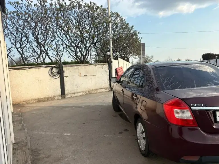 Продам geely gs6, 2014г. В родного пробега 150тыс, в отличном техническом состоянии, мотор работает ровно, коробку не выбивает, все передачи включаются без хрустов, по комплектации, птф, 4эсп подогрев передних сидений, кондиционер, проведенные работы по машине( замена элементов подвески стойки, отбойники, подшипники, гранаты( внут. Наруж) замена масел в коробке и двигателе, замена ремня грм на пробеге 123.573 судя по надписи на крышке грм, замена генератора и вспомогательных ремней) есть небольшой момент по кузову на задней арке( китаец что еще сказать) есть комплект летней резины, машина зиму стояла в гараже (без отопления) за машину хочу 345 тыс. Рублей обоснованный торг у капота, на смотрины не езжу, по телефону торги не веду, есть интерес приезжайте смотрите любые проверки за ваши деньги 🫰
Писать в личку либо по номеру +79490434008 миранда г. Снежное днр
📞 Звоните: +7(949)0434008 - фотография - 5
