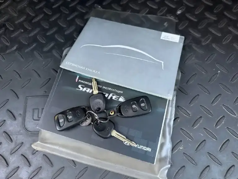 Hyundai santa fe
Год выпуска: 2011
Двигатель: бензин 2.4
Коробка: механика 6-ст
Пробег: 188.000км
✅2 Владельца за все время
✅Птс оригинал
✅Без дтп
✅Родной окрас за исключением одной детали (заднее левое крыло) косметический окрас была притертость не дтп!!!
✅Все стекла родные включая лобовое стекло
✅Салон на лакированном красивом дереве
✅Климат контроль 2-х зон
✅Подогрев сидений 2 режима
✅Мультируль
✅Штатная акустика с магнитолой
✅Обогрев лобового стекла
✅4 Эл стеклоподъемника
✅Эл регулировка зеркал
✅Птф
✅Новая зима на дисках 17 радиуса
✅2 Комплекта ключей с сигнализацией
✅Сервисные книжки
Автомобиль в идеальнейшем состоянии для своих лет, родной окрас за исключением заднего левого крыла(был косметический окрас)не дтп!!! Коробка 6-ст переключает отлично не выбивает не разболтана! Подвеска вся обслужена от а до я ничего делать не нужно! Расход 7-8л! Авто в редчайшем состоянии с южного края ставрополь где климат очень хороший!
Цена 1.155.000 рублей
Торг у капота реальному кл
📞 Звоните: +7(949)5205833 - фотография - 10