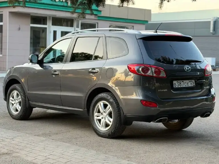 Hyundai santa fe
Год выпуска: 2011
Двигатель: бензин 2.4
Коробка: механика 6-ст
Пробег: 188.000км
✅2 Владельца за все время
✅Птс оригинал
✅Без дтп
✅Родной окрас за исключением одной детали (заднее левое крыло) косметический окрас была притертость не дтп!!!
✅Все стекла родные включая лобовое стекло
✅Салон на лакированном красивом дереве
✅Климат контроль 2-х зон
✅Подогрев сидений 2 режима
✅Мультируль
✅Штатная акустика с магнитолой
✅Обогрев лобового стекла
✅4 Эл стеклоподъемника
✅Эл регулировка зеркал
✅Птф
✅Новая зима на дисках 17 радиуса
✅2 Комплекта ключей с сигнализацией
✅Сервисные книжки
Автомобиль в идеальнейшем состоянии для своих лет, родной окрас за исключением заднего левого крыла(был косметический окрас)не дтп!!! Коробка 6-ст переключает отлично не выбивает не разболтана! Подвеска вся обслужена от а до я ничего делать не нужно! Расход 7-8л! Авто в редчайшем состоянии с южного края ставрополь где климат очень хороший!
Цена 1.155.000 рублей
Торг у капота реальному кл
📞 Звоните: +7(949)5205833 - фотография - 5
