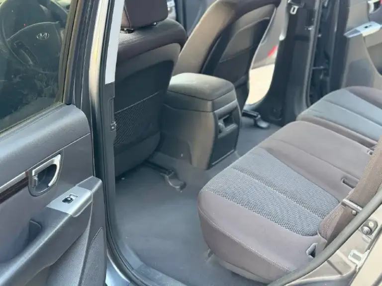 Hyundai santa fe
Год выпуска: 2011
Двигатель: бензин 2.4
Коробка: механика 6-ст
Пробег: 188.000км
✅2 Владельца за все время
✅Птс оригинал
✅Без дтп
✅Родной окрас за исключением одной детали (заднее левое крыло) косметический окрас была притертость не дтп!!!
✅Все стекла родные включая лобовое стекло
✅Салон на лакированном красивом дереве
✅Климат контроль 2-х зон
✅Подогрев сидений 2 режима
✅Мультируль
✅Штатная акустика с магнитолой
✅Обогрев лобового стекла
✅4 Эл стеклоподъемника
✅Эл регулировка зеркал
✅Птф
✅Новая зима на дисках 17 радиуса
✅2 Комплекта ключей с сигнализацией
✅Сервисные книжки
Автомобиль в идеальнейшем состоянии для своих лет, родной окрас за исключением заднего левого крыла(был косметический окрас)не дтп!!! Коробка 6-ст переключает отлично не выбивает не разболтана! Подвеска вся обслужена от а до я ничего делать не нужно! Расход 7-8л! Авто в редчайшем состоянии с южного края ставрополь где климат очень хороший!
Цена 1.155.000 рублей
Торг у капота реальному кл
📞 Звоните: +7(949)5205833 - фотография - 8