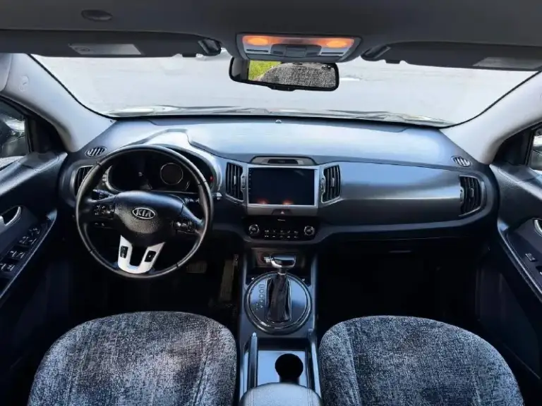 Продам kia sportage 3
2011Г.
Двигатель 2л бензин
Коробка автомат aisin
Полный привод 4х4
Пробег 160 тыс. Км. (родной)
1 Собственник
Заводской окрас

Автомобиль в отличном состоянии.
Кузов в заводском окрасе, без дефектов и ржавчины. Вид имеет шикарный.
Двигатель, коробка, техника, электрика все работает отлично, без вложений и проблем.

Топовая комплектация: полный электро-стеклопакет, подушки безопасности, двух зонный климат контроль, сигнализация, дорогая андройд мультимедиа, сабвуфер, подогрев дворников, заднего стекла, заркал, руля, передних и задних сидений, электро регулировка и складывание зеркал, и прочие нужные элементы современного автомобиля.

Отличные шины r17, на штатных литых дисках.
Цена 1 420 000 руб. Торг
Тел. +79493149054
📞 🇷🇺 Звоните: +79493149054 - фотография - 7