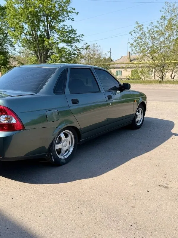 🚘 Продам автомобиль ваз приора 2170
▶️ Год выпуска: 2008 г.
▶️ Пробег: 177.000 км.
▶️ Объём двигателя: 1.6 л, 126 мотор 16 клапанный.
ℹ️ описание:
✅ Автомобиль в очень хорошем состоянии с одним владельцем,90% родного окраса! Двигатель работает ровно, не троит и не дымит. Коробка передач отрабатывает себя на все 💯 переключает без вылетов и хрустов! Ухоженный и чистый салон! Автомобиль в дтп не участвовал!
Комплектация:
- Есп 2 шт
- Эур
- Подогрев заднего стекла
- Подогрев зеркал
- Регулировка зеркал
🏛 Юридически автомобиль чист, без штрафов и запретов! Предоставлю видео обзор при необходимости!
💰 Цена: 330.000 рублей, торг уместен!
📍 Осмотр: г. Амвросиевка. Возможна доставка в ваш город по договоренности!
📞 Телефоны для связи: +79493391770
+79490789890
👆 Все соц сети к номерам привязаны! - фотография - 3