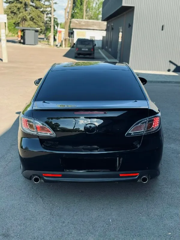 ❗️Продам mazda gh sport 2008г цена 950 000₽ торг у капота ☎+79496767247 (телеграмм) двигатель 2.0 (147л. С) коробка механика 6-и ступка пробег 247 000км машина в отличном состоянии как технически так и кузов. Комплектация sport: комбинированная обивка салона, аудиосистема bose, мульти руль, доработанная адаптивная оптика bi-led afs, климат-контроль, электропривод боковых зеркал с подогревом, подогрев сидений, электростеклоподъёмники с доводчиками, легкосплавные диски размером 18 дюймов на новой летней резине, раздвоеный выхлоп, cистема контроля давления в шинах, парктроники, датчики дождя и света. Рассмотрю варианты обмена❗️ документы готовы к переоформлению. 📍машина находится в г. Амвросиевка
📞 Звоните: +7(949)6767247 - фотография - 3