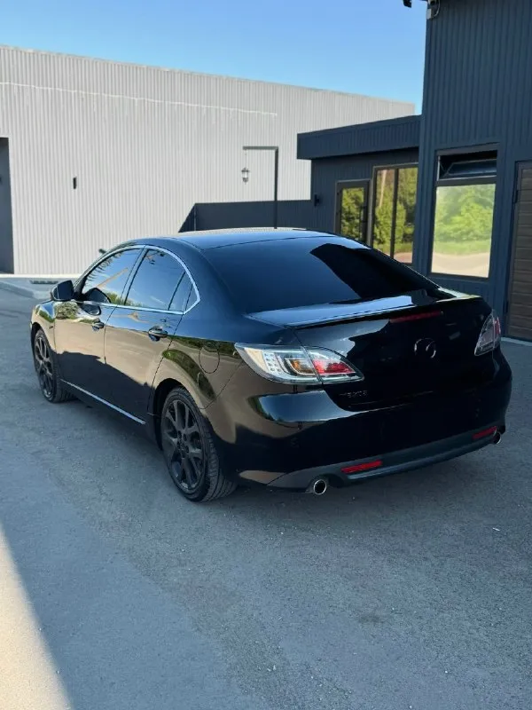 ❗️Продам mazda gh sport 2008г цена 950 000₽ торг у капота ☎+79496767247 (телеграмм) двигатель 2.0 (147л. С) коробка механика 6-и ступка пробег 247 000км машина в отличном состоянии как технически так и кузов. Комплектация sport: комбинированная обивка салона, аудиосистема bose, мульти руль, доработанная адаптивная оптика bi-led afs, климат-контроль, электропривод боковых зеркал с подогревом, подогрев сидений, электростеклоподъёмники с доводчиками, легкосплавные диски размером 18 дюймов на новой летней резине, раздвоеный выхлоп, cистема контроля давления в шинах, парктроники, датчики дождя и света. Рассмотрю варианты обмена❗️ документы готовы к переоформлению. 📍машина находится в г. Амвросиевка
📞 Звоните: +7(949)6767247 - фотография - 4