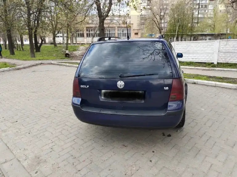 Продаю volkswagen golf4 универсал, 2000 года выпуска, механика.
Цена 400000 руб.
Производство германия, на учет рф ставили в 2024 году. Второй хозяин.
Все документы в порядке.
Движок контрактный, ставил в декабре 2025 г. 150 тыс. Пробега (документы на него в наличии) 1.6 л, 16-клапанный, 105 л. С. Работает тихо, ничего не стучит, не гремит, не троит, масло не жрет.
Подвеска перебрана, мягкая, сбитая.
Лкп - возрастные косяки, на фото видно.
Музыка заменена вся.
Два комплекта резины (летняя yokohama - 1 сезон и зимняя липучка continental - 2 сезона пробега).
На трассе чувствует себя уверенно, послушная, маневренная.
В дтп не была.
Находится в донецке.
Звоните, пишите, по машине ничего не скрываю, все расскажу.
Телефон: +7(949)6278125
📲 Tg: @zzzmeuzzz
📞 Звоните: +7(949)6278125 - фотография - 2