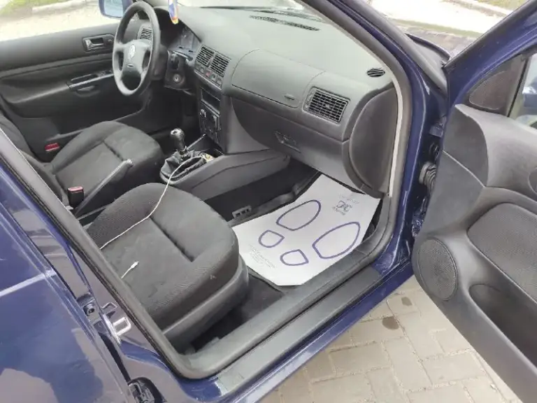 Продаю volkswagen golf4 универсал, 2000 года выпуска, механика.
Цена 400000 руб.
Производство германия, на учет рф ставили в 2024 году. Второй хозяин.
Все документы в порядке.
Движок контрактный, ставил в декабре 2025 г. 150 тыс. Пробега (документы на него в наличии) 1.6 л, 16-клапанный, 105 л. С. Работает тихо, ничего не стучит, не гремит, не троит, масло не жрет.
Подвеска перебрана, мягкая, сбитая.
Лкп - возрастные косяки, на фото видно.
Музыка заменена вся.
Два комплекта резины (летняя yokohama - 1 сезон и зимняя липучка continental - 2 сезона пробега).
На трассе чувствует себя уверенно, послушная, маневренная.
В дтп не была.
Находится в донецке.
Звоните, пишите, по машине ничего не скрываю, все расскажу.
Телефон: +7(949)6278125
📲 Tg: @zzzmeuzzz
📞 Звоните: +7(949)6278125 - фотография - 3