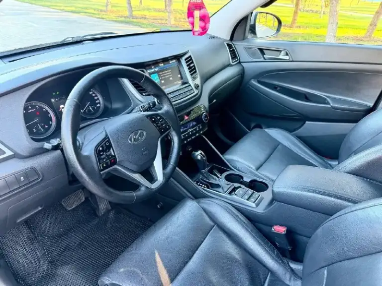 Hyundai tucson
Официал
Максимальная комплектация ❗️❗️
2017Г автомат 2.0 бензин
Автомобиль в хорошем состоянии!
Есть все для комфортного вождения!!!
Без ключевой доступ,
Старт/стоп,
Автозапуск,
Салон кожа,
Подогрев сидений передних и задних,
Камера заднего вида,
Монитор,
Мульти/руль,
Климат/контроль,
Круиз/контроль,
Парктроники,
Авто свет,
Датчик дождя,
И многое другое….
С документами полный порядок!!!!
Диагностическая карта есть!!!!
Переоформление в мрэо!!!
Цена 1.765₽ цена на пару дней!!!!!
Все вопросы по тел: +79495396488 - фотография - 8