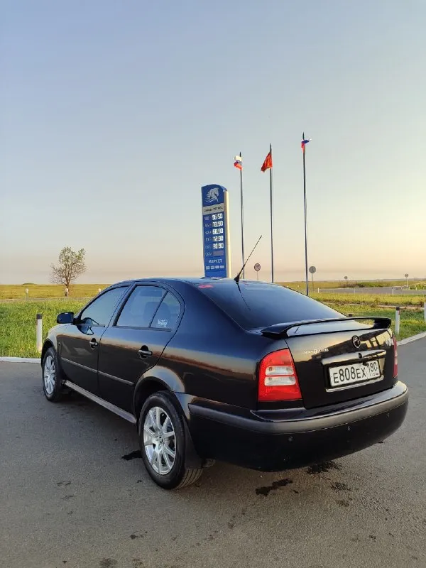 Продам skoda октавию а4, тур 2008 года
Пробег 235.000км
Я собственник
В родном wts обвесе
Bfq на 1.6л. Не дымит, не троит, масло не расходует
Коробка механика 5 ступка. Ничего не хрустит, не выбивает
В хорошем техническом состоянии, без нареканий
Машина в родном окрасе (кроме порогов). В силу возраста имеются сколы, машина без гнили, кузов оцинкован.
Заводское остекление (кроме лобового стекла)
На пробеге 165.000км делалась капиталка двс
За машиной ухаживал, делал все во время, замена масла каждые 7.000км.
Установлена андроид мультимедиа с carplay, камера заднего вида, парктроники, видеорегистратор. Хорошая музыка + активный сабвуфер
По комплектации: кондиционер, передние подушки безопасности, гидроусилитель руля, передние эсп, электро регулировка боковых зеркал с подогревом, подогрев заднего стекла, abs, круиз контроль
2 Комплекта ключей, сервисные книжки
2 Комплекта резины, зима, лето
Цена 620.000 руб, хороший торг у капота
Находится в днр г. Шахтёрск
Более подробн
📞 Звоните: +7(949)8445752 - фотография - 5