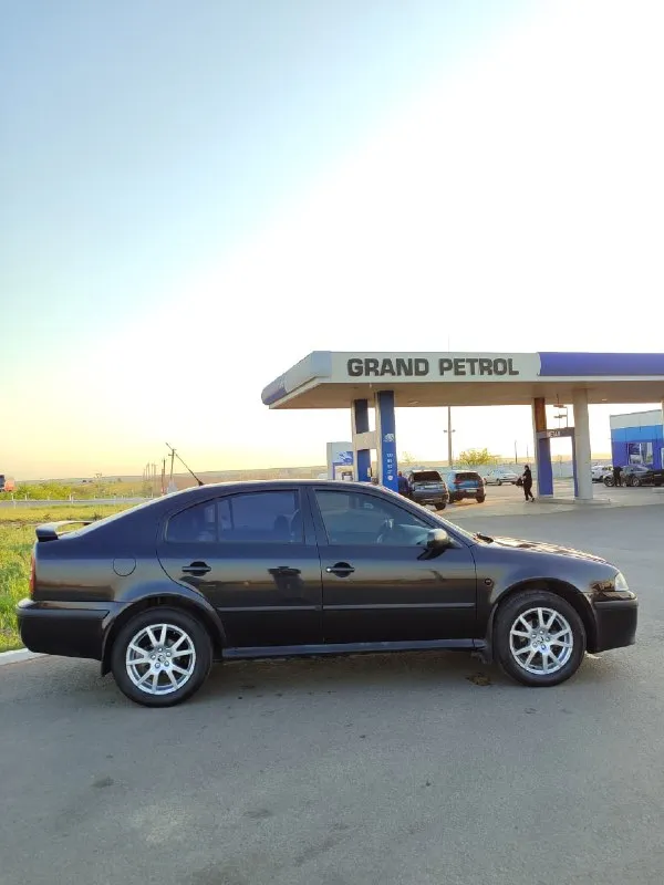 Продам skoda октавию а4, тур 2008 года
Пробег 235.000км
Я собственник
В родном wts обвесе
Bfq на 1.6л. Не дымит, не троит, масло не расходует
Коробка механика 5 ступка. Ничего не хрустит, не выбивает
В хорошем техническом состоянии, без нареканий
Машина в родном окрасе (кроме порогов). В силу возраста имеются сколы, машина без гнили, кузов оцинкован.
Заводское остекление (кроме лобового стекла)
На пробеге 165.000км делалась капиталка двс
За машиной ухаживал, делал все во время, замена масла каждые 7.000км.
Установлена андроид мультимедиа с carplay, камера заднего вида, парктроники, видеорегистратор. Хорошая музыка + активный сабвуфер
По комплектации: кондиционер, передние подушки безопасности, гидроусилитель руля, передние эсп, электро регулировка боковых зеркал с подогревом, подогрев заднего стекла, abs, круиз контроль
2 Комплекта ключей, сервисные книжки
2 Комплекта резины, зима, лето
Цена 620.000 руб, хороший торг у капота
Находится в днр г. Шахтёрск
Более подробн
📞 Звоните: +7(949)8445752 - фотография - 8