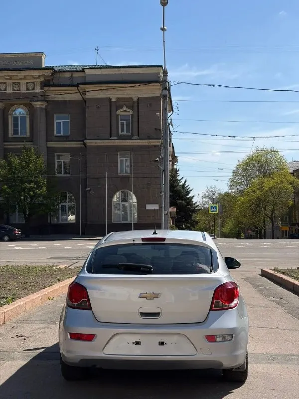 Chevrolet cruze
Год выпуска: 2012
Двигатель:1.8л. (141л. С)
Коробка автомат
Пробег 159 000
Цена 690 000
Комплектация:
4 Эл. Стеклоподъемника, abs,
Кондиционер
Корректор фар, мультируль,
Обогрев зеркал и заднего стекла,
Подогрев сидений,
Электропривод зеркал
Автомобиль в хорошем внешнем и техническом состоянии. Каких-лиюо вложений не требует. Двигатель без нареканий, работает ровно, масло не расходует, едет бодро. Была произведена замена комплекта грм с фазорегуляторами. Акпп также в хорошем состоянии, передачи переключает четко, без затупов и рывков. Ходовая часть автомобиля обслужена, посторонние звуки отсутствуют. Все работает без нареканий. Являюсь собственником транспортного средства.
Осмотр: г. Донецк
Телефон: +7 (949) 429-59-49 - фотография - 4