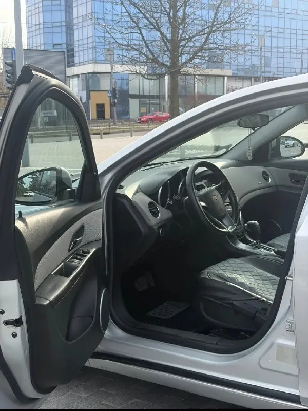 Chevrolet cruze
Год выпуска: 2012
Двигатель:1.8л. (141л. С)
Коробка автомат
Пробег 159 000
Цена 690 000
Комплектация:
4 Эл. Стеклоподъемника, abs,
Кондиционер
Корректор фар, мультируль,
Обогрев зеркал и заднего стекла,
Подогрев сидений,
Электропривод зеркал
Автомобиль в хорошем внешнем и техническом состоянии. Каких-лиюо вложений не требует. Двигатель без нареканий, работает ровно, масло не расходует, едет бодро. Была произведена замена комплекта грм с фазорегуляторами. Акпп также в хорошем состоянии, передачи переключает четко, без затупов и рывков. Ходовая часть автомобиля обслужена, посторонние звуки отсутствуют. Все работает без нареканий. Являюсь собственником транспортного средства.
Осмотр: г. Донецк
Телефон: +7 (949) 429-59-49 - фотография - 7