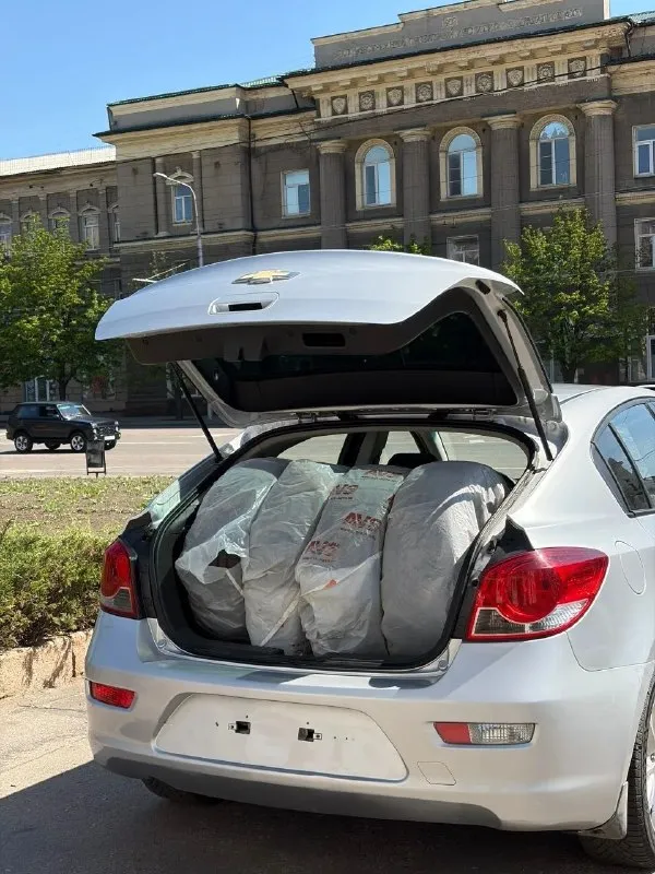 Chevrolet cruze
Год выпуска: 2012
Двигатель:1.8л. (141л. С)
Коробка автомат
Пробег 159 000
Цена 690 000
Комплектация:
4 Эл. Стеклоподъемника, abs,
Кондиционер
Корректор фар, мультируль,
Обогрев зеркал и заднего стекла,
Подогрев сидений,
Электропривод зеркал
Автомобиль в хорошем внешнем и техническом состоянии. Каких-лиюо вложений не требует. Двигатель без нареканий, работает ровно, масло не расходует, едет бодро. Была произведена замена комплекта грм с фазорегуляторами. Акпп также в хорошем состоянии, передачи переключает четко, без затупов и рывков. Ходовая часть автомобиля обслужена, посторонние звуки отсутствуют. Все работает без нареканий. Являюсь собственником транспортного средства.
Осмотр: г. Донецк
Телефон: +7 (949) 429-59-49 - фотография - 8