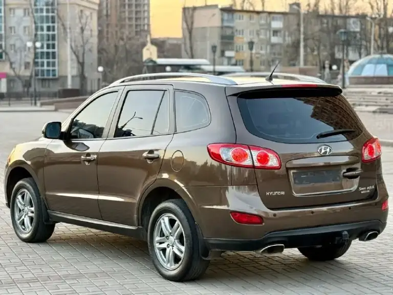 Продам авто hyundai santa fe 2.4 рейсталинг (hyundai санта фе)
Цена: 1.200.000 руб
Пробег: 180.000
Год выпуска: 2012 год
Город: донецк
Номер:
+79498515415
+79490860631(Max, telegram)
Автомобиль в отличном состояние очень надежная, семейная и практичная машина. Без подводных камней.
В таком состояние на авторынке найти тяжело.
Отличная комплектация: климат холодит, подогревы, партроноки в круг, мультируль, хорошая аудио система, камера заднего вида, датчики дождя и света, и много других интересных функций.
Работает в автомобиле всё.
Без дтп, птс оригинал, 2 хозяина, два ключа, масло не расходует, коробка идеальная, двигатель без нареканий, ходовая перебранна.
На остальные вопросы готов ответить по телефону.
📲 Tg: ⚡️
📞 Звоните: +7(949)8515415 - фотография - 3