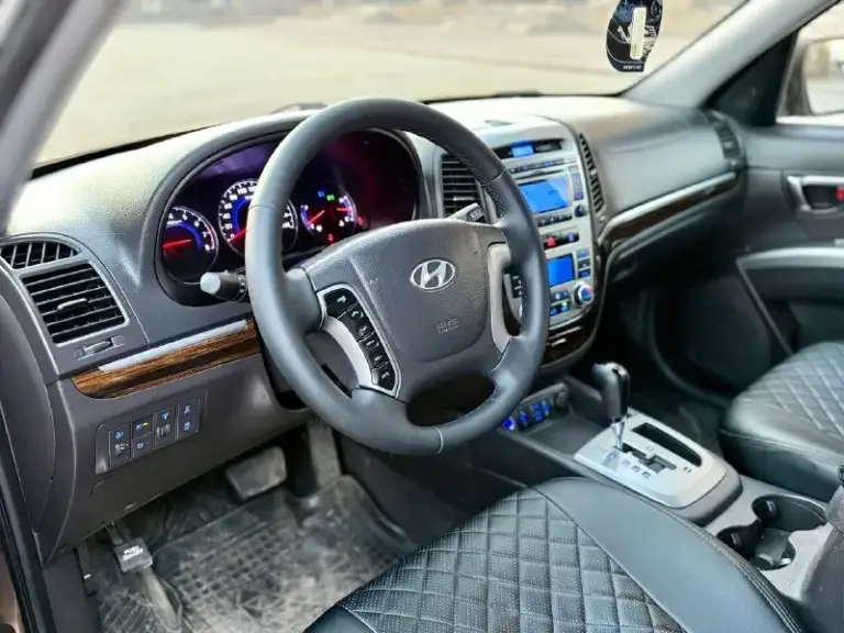 Продам авто hyundai santa fe 2.4 рейсталинг (hyundai санта фе)
Цена: 1.200.000 руб
Пробег: 180.000
Год выпуска: 2012 год
Город: донецк
Номер:
+79498515415
+79490860631(Max, telegram)
Автомобиль в отличном состояние очень надежная, семейная и практичная машина. Без подводных камней.
В таком состояние на авторынке найти тяжело.
Отличная комплектация: климат холодит, подогревы, партроноки в круг, мультируль, хорошая аудио система, камера заднего вида, датчики дождя и света, и много других интересных функций.
Работает в автомобиле всё.
Без дтп, птс оригинал, 2 хозяина, два ключа, масло не расходует, коробка идеальная, двигатель без нареканий, ходовая перебранна.
На остальные вопросы готов ответить по телефону.
📲 Tg: ⚡️
📞 Звоните: +7(949)8515415 - фотография - 8