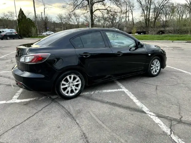 Mazda 3 bl 2010 год мотор 1.6 (105 сил), пробег настоящий 262, личный автомобиль. Передний привод. Двигатель работает без каких либо шумов. Коробка обслужена, заменено сцепление от предыдущего хозяина (прошла 24000), кузов в хорошем состоянии. Дно и пороги родные, есть видео до того как пескоструили и наносили антикор, все полости в дверях и тд, тоже обработаны. Хорошая акустика, подогревы сидений, регулировка зеркал и складывание. Фары заменены полностью, стоит оптика калиброванная и заводские галогены. Руль перешит на кожу (ручная заказная работа). Ходовка перебрана, звуков посторонних нет, до сих пор пыльники новые. Заменены колодки и блины, новый аккум, заменены все жидкости и масла даже в руле. Цена 750 к, торг приветствуется, осмотр макеевка-донецк +79494109596
📞 Звоните: +7(949)4109596 - фотография - 4