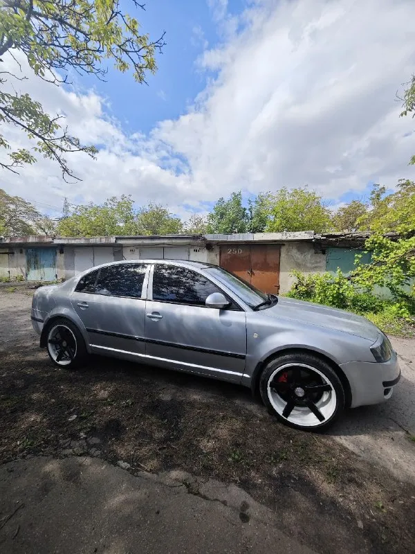 Продам skoda superb 2006 года выпуска.
Пробег: 250 тысяч.
1 8 T.
Установлен газ пропан.
Размер колес: r 19
Стоит хорошая музыка.
Автомобиль ездит каждый день, по технической части все исправно.
Двигатель масло не берет, не дымит.
Сидения стоят с volkswagen cc.
Цена: 750 тысяч.
Максим.
+79494316045
Макеевка
📲 Tg: @wixizez
📞 Звоните: +7(949)4316045 - фотография - 4