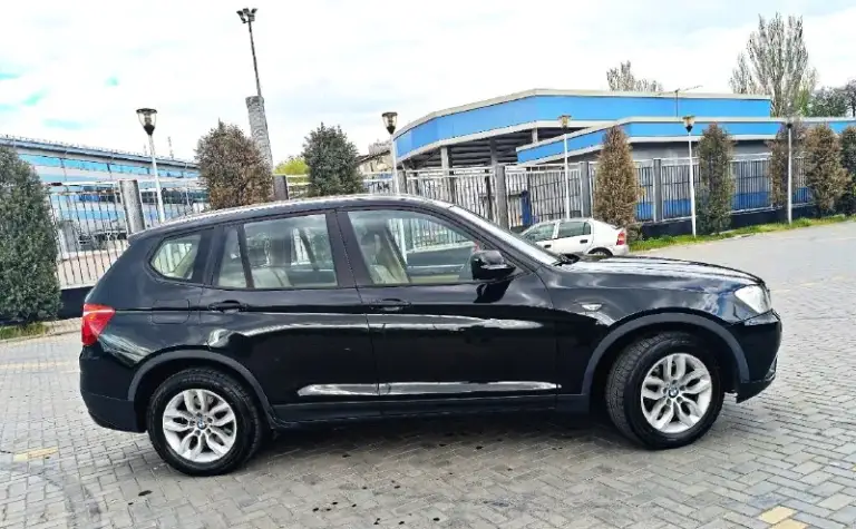 Марка автомобиля: bmw x3 xdrive
Возможна продажа в кредит ☝🏼
Цена: 2.155.000 рублей
Город: донецк
Район: кировский
Год выпуска: 2014
Пробег: 220.000 км.
Двигатель: 2.0 t
Топливо: дизель(n47)
Кпп: автомат
Телефон: +79493751946
Описание:
Вашему вниманию отличный автомобиль ☝🏼
Весь в родной краске 👍🏼
Всего два хозяина за всё время 👍🏼
Самый надёжный дизельный двигатель n47☝🏼👍🏼
Внешне не выглядит на пробег в 200.000 км👍🏼
Спортивный, дерзкий и очень резвый, да и ещё экономичный💪🏼
Самая отличная комплектация ☝🏼
Полностью обслужен 👍🏼 максимально ухоженный ☝🏼
Мылся на дорогих мойках и покрыт керамикой 💪🏼
По комплектации:
Климат;
Авто запуск;
Камера заднего вида;
Два ключа;
Круиз;
Система "старт - стоп", в пробках и на светофоре;
Монитор со всем набором функций ( bluetooth, aux, navi и т. Д. );
Полный набор активной и пассивной безопасности;
Отличная акустика;
Подогрев сидений;
Заводской биксенон;
Управление на руле;
И так далее. ..
По т
📞 🇷🇺 Звоните: +79493751946 - фотография - 3
