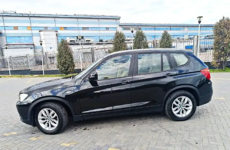 Марка автомобиля: bmw x3 xdrive
Возможна продажа в кредит ☝🏼
Цена: 2.155.000 рублей
Город: донецк
Район: кировский
Год выпуска: 2014
Пробег: 220.000 км.
Двигатель: 2.0 t
Топливо: дизель(n47)
Кпп: автомат
Телефон: +79493751946
Описание:
Вашему вниманию отличный автомобиль ☝🏼
Весь в родной краске 👍🏼
Всего два хозяина за всё время 👍🏼
Самый надёжный дизельный двигатель n47☝🏼👍🏼
Внешне не выглядит на пробег в 200.000 км👍🏼
Спортивный, дерзкий и очень резвый, да и ещё экономичный💪🏼
Самая отличная комплектация ☝🏼
Полностью обслужен 👍🏼 максимально ухоженный ☝🏼
Мылся на дорогих мойках и покрыт керамикой 💪🏼
По комплектации:
Климат;
Авто запуск;
Камера заднего вида;
Два ключа;
Круиз;
Система "старт - стоп", в пробках и на светофоре;
Монитор со всем набором функций ( bluetooth, aux, navi и т. Д. );
Полный набор активной и пассивной безопасности;
Отличная акустика;
Подогрев сидений;
Заводской биксенон;
Управление на руле;
И так далее. ..
По т
📞 🇷🇺 Звоните: +79493751946 - фотография - 4