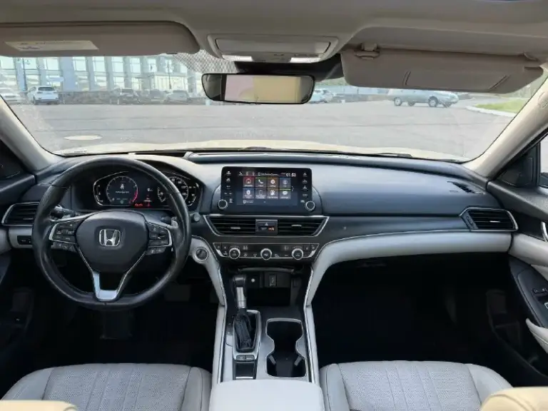 Honda accord x 2018 ✅ 1.5t бензин (192 л. С. ) 108 тысяч оригинального пробега, любые проверки птс оригинал, 1 хозяин в рф, юридически чистая все стекла в том числе лобовое оригинал! Так же фары, фонари! Два комплекта колес. Обслуживалась только на мир honda. За последний год в машину вложено: передняя подвеска (сайлетблоки нижних рычагов, стойки стабилизатора), частично заменено масло в вариаторе с фильтром, прокладка клапанной крышки (болячка этих авто). Масло в двигателе заменено 1.000 км назад. Технически идеальное состояние, любые проверки приветствуют. Очень жирная комплектация (touring) - есть обдув сидений, подогрев передних и задних сидений, проекция, carplay и android auto, адаптивный круиз контроль. В целом, очень бодрая и живая машина, будет ездить и ездить. Есть мелкие косячки по кузову, на них уступлю. Донецк 1.850.000 торг +7-949-008-20-60
📞 Звоните: +7(949)0082060 - фотография - 6