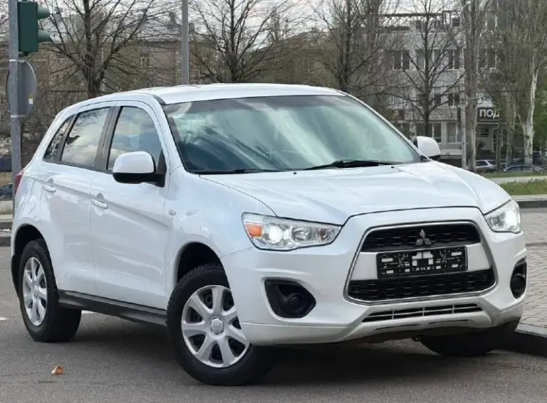 Продам mitsubishi asx рестайлинг
Год выпуска:2015
Объём двигателя:1.6.v16
Кпп механическая
Родной пробег:114.000 км
Один собственник, девушка.

Автомобиль в родном окрасе!
Состояние кузова идеальное
Рыжиков, корозии и прочих нюансов нет
Все технические обслуживание проводились исключительно у официального дилера, с соблюдением всех сроков. Авто в идеальном состоянии как технически, так и визуально.
Авто без вложений и нюансов !

Комплектация:
Бортовой компьютер,
Подогрев сидений,4 стеклоподъемника, кондиционер, электро зеркала, противотуманные фары, камера заднего вида, подогрев стекл, abs esp, aux bluetooth, полный комплект ключей и много чего прочего для комфортного вождения, очень комфортабельный кроссовер, с идеальным сочетанием механической коробкой передач и цепным двигателем 1.6 с большим ресурсом,
По документам любой вид оформления

Цена:1.020.000

Г. Донецк

Номер телефона:
+7949-126-88-71 - фотография - 2