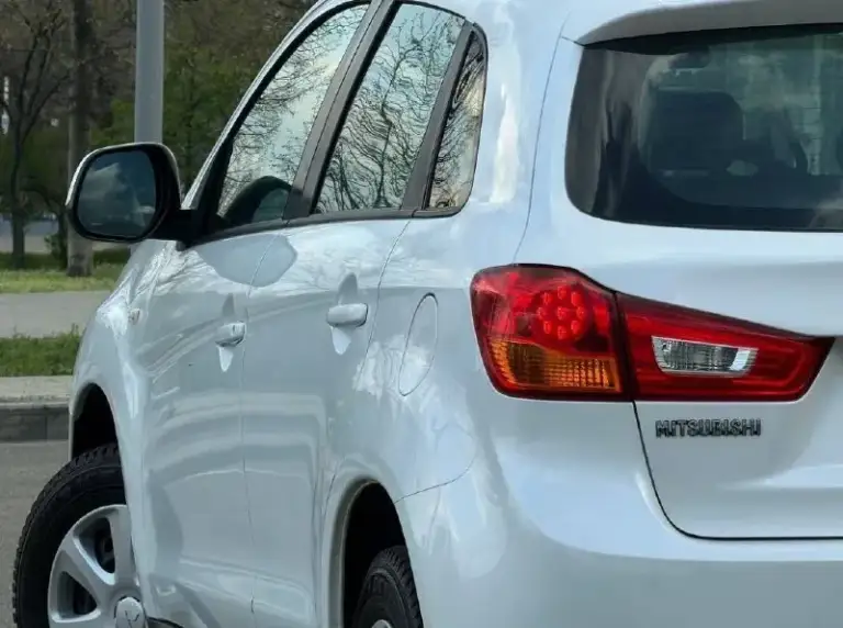 Продам mitsubishi asx рестайлинг
Год выпуска:2015
Объём двигателя:1.6.v16
Кпп механическая
Родной пробег:114.000 км
Один собственник, девушка.

Автомобиль в родном окрасе!
Состояние кузова идеальное
Рыжиков, корозии и прочих нюансов нет
Все технические обслуживание проводились исключительно у официального дилера, с соблюдением всех сроков. Авто в идеальном состоянии как технически, так и визуально.
Авто без вложений и нюансов !

Комплектация:
Бортовой компьютер,
Подогрев сидений,4 стеклоподъемника, кондиционер, электро зеркала, противотуманные фары, камера заднего вида, подогрев стекл, abs esp, aux bluetooth, полный комплект ключей и много чего прочего для комфортного вождения, очень комфортабельный кроссовер, с идеальным сочетанием механической коробкой передач и цепным двигателем 1.6 с большим ресурсом,
По документам любой вид оформления

Цена:1.020.000

Г. Донецк

Номер телефона:
+7949-126-88-71 - фотография - 6