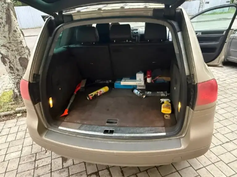 Срочно‼️
Volkswagen touareg i
Двигатель (бензин) 3.2
Год 2003
Пробег 320 000
Коробка автомат
Машина обслужена, мотор масло не ест без пневмы! Салон - кожа.
К машине относились аккуратно, обслуживание только хорошими расходниками
Юридически чистая, любые проверки.

Автомобиль в донецке.
Отличный внедорожник, сел и поехал.

Цена: 600 000

+79490196575 - фотография - 3