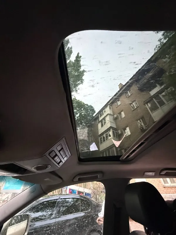 Срочно‼️
Volkswagen touareg i
Двигатель (бензин) 3.2
Год 2003
Пробег 320 000
Коробка автомат
Машина обслужена, мотор масло не ест без пневмы! Салон - кожа.
К машине относились аккуратно, обслуживание только хорошими расходниками
Юридически чистая, любые проверки.

Автомобиль в донецке.
Отличный внедорожник, сел и поехал.

Цена: 600 000

+79490196575 - фотография - 5