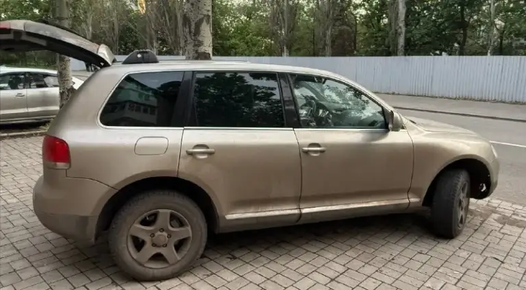Срочно‼️
Volkswagen touareg i
Двигатель (бензин) 3.2
Год 2003
Пробег 320 000
Коробка автомат
Машина обслужена, мотор масло не ест без пневмы! Салон - кожа.
К машине относились аккуратно, обслуживание только хорошими расходниками
Юридически чистая, любые проверки.

Автомобиль в донецке.
Отличный внедорожник, сел и поехал.

Цена: 600 000

+79490196575 - фотография - 8